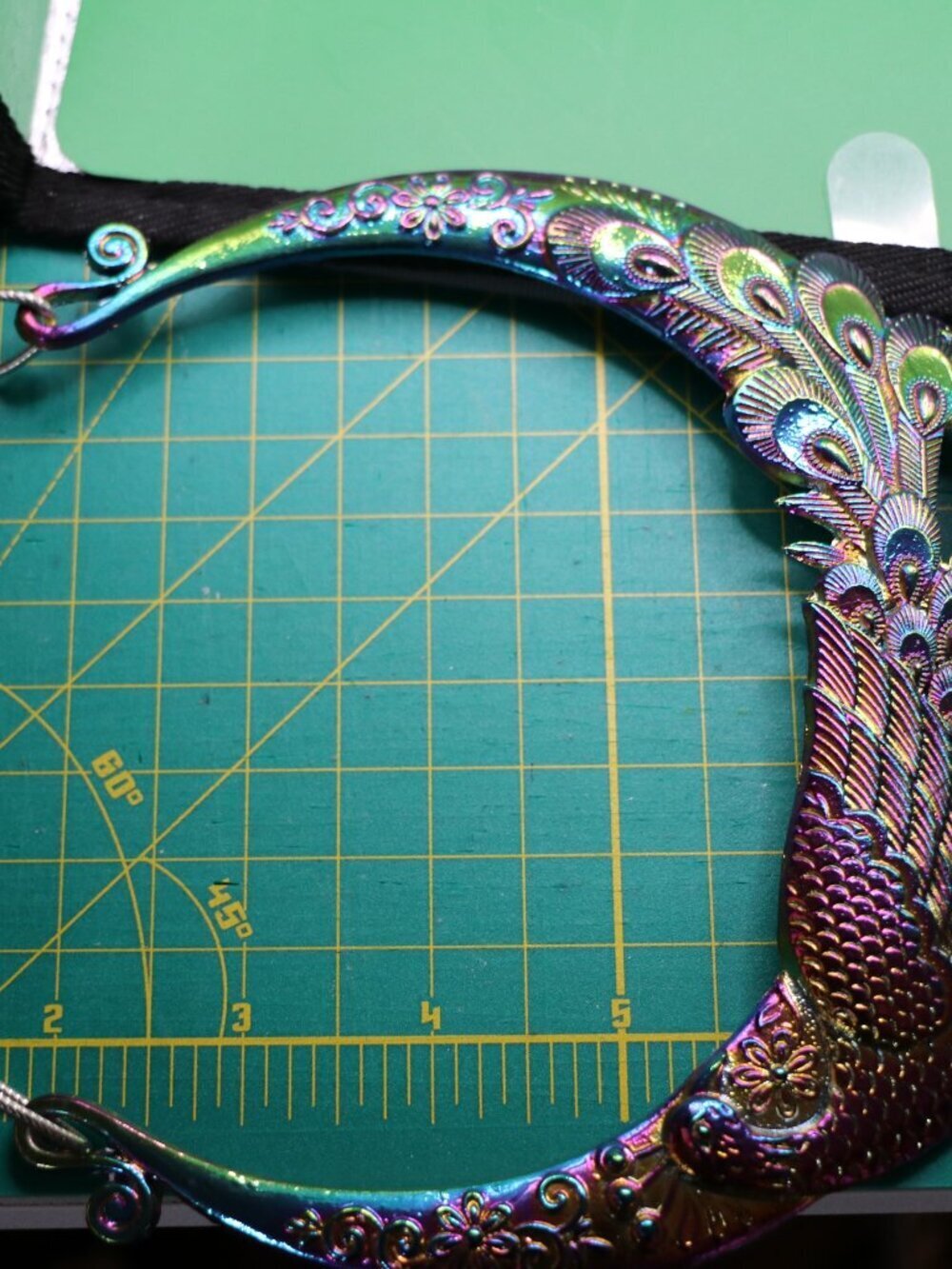 Iridescent Rainbow Peacock Inspired Choker Bib Necklace - Picture 4 of 5